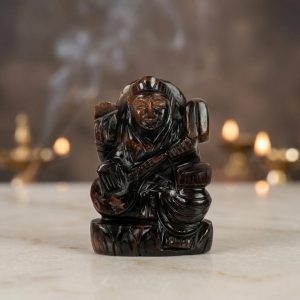 Natural Hessonite Goddess Saraswati Idol – Hand Carved Crystal Statue for Study Desk, Bookshelf & Décor