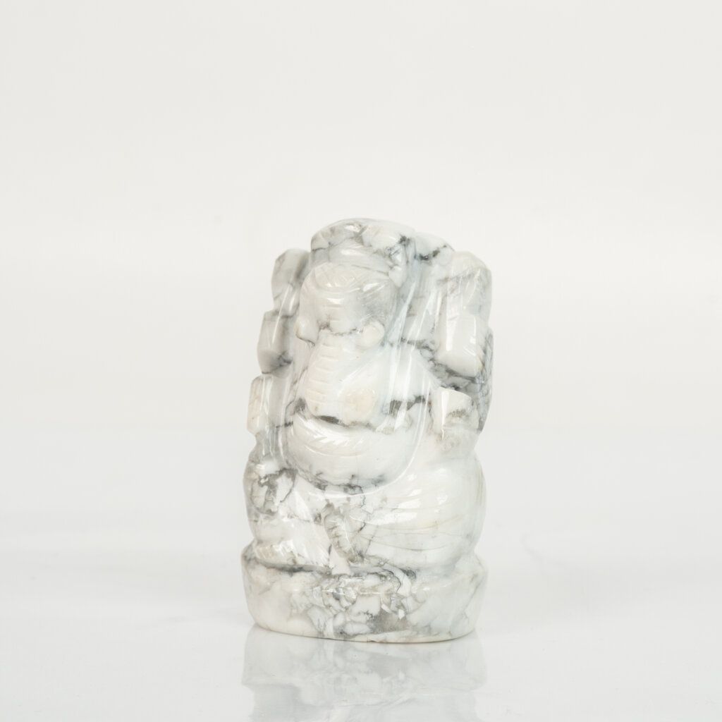 Natural Howlite Ganesh Idol – Hand Carved Crystal Ganpati Statue - Image 6